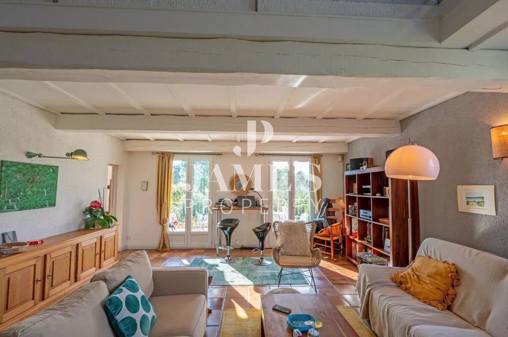 � vendre  Maison Fontvieille (13990)