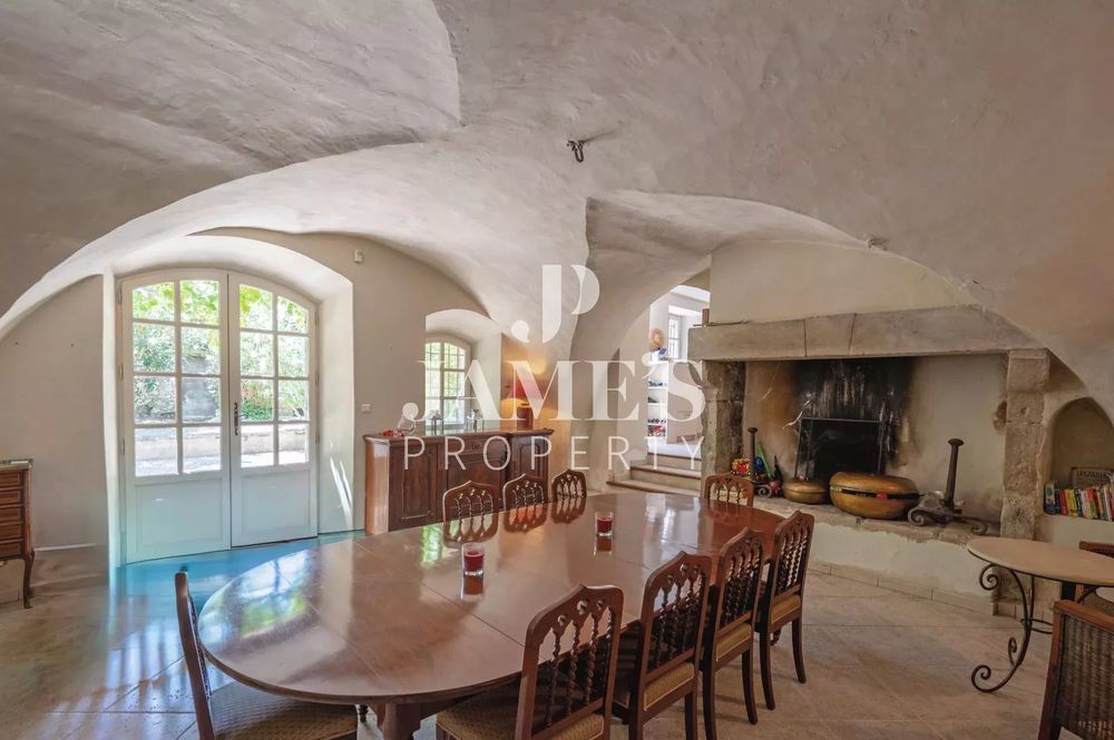 � vendre  Maison Eygali�res (13810)