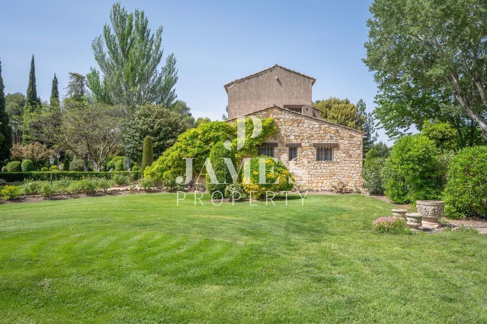 � vendre  Maison Paradou (13520)