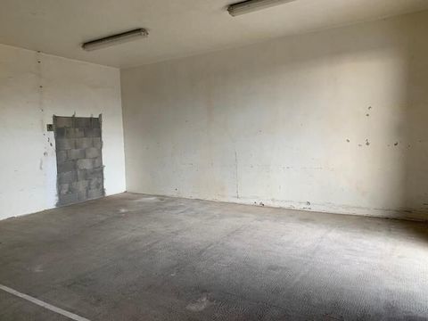 Location Local commercial 50 m&sup2; &agrave; Neuville les Dames 270 &curren; CC /mois 270 01400 Neuville-les-dames