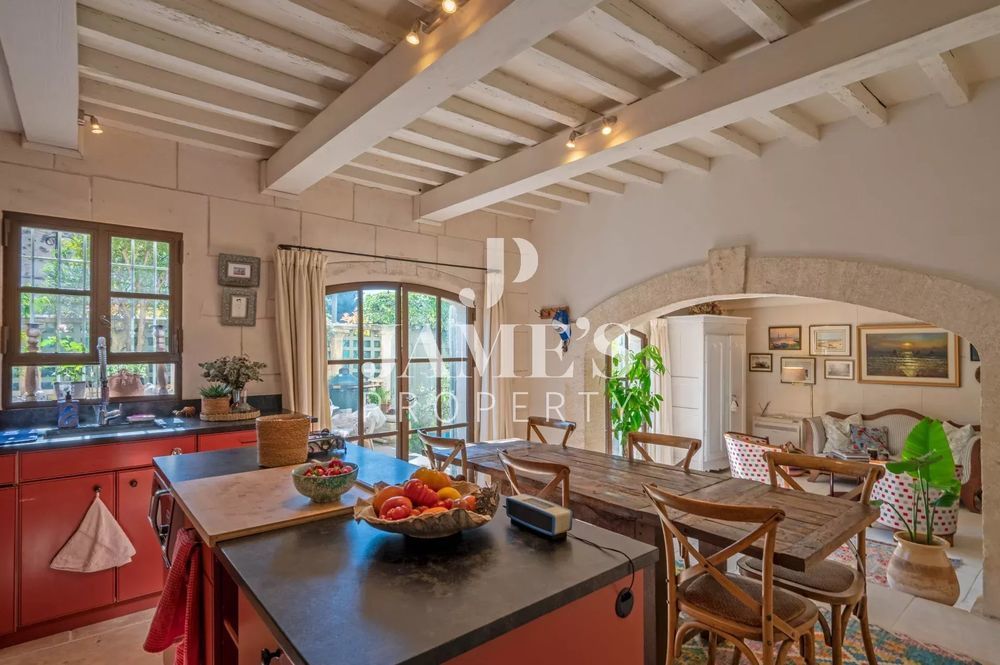 � vendre  Maison Fontvieille (13990)