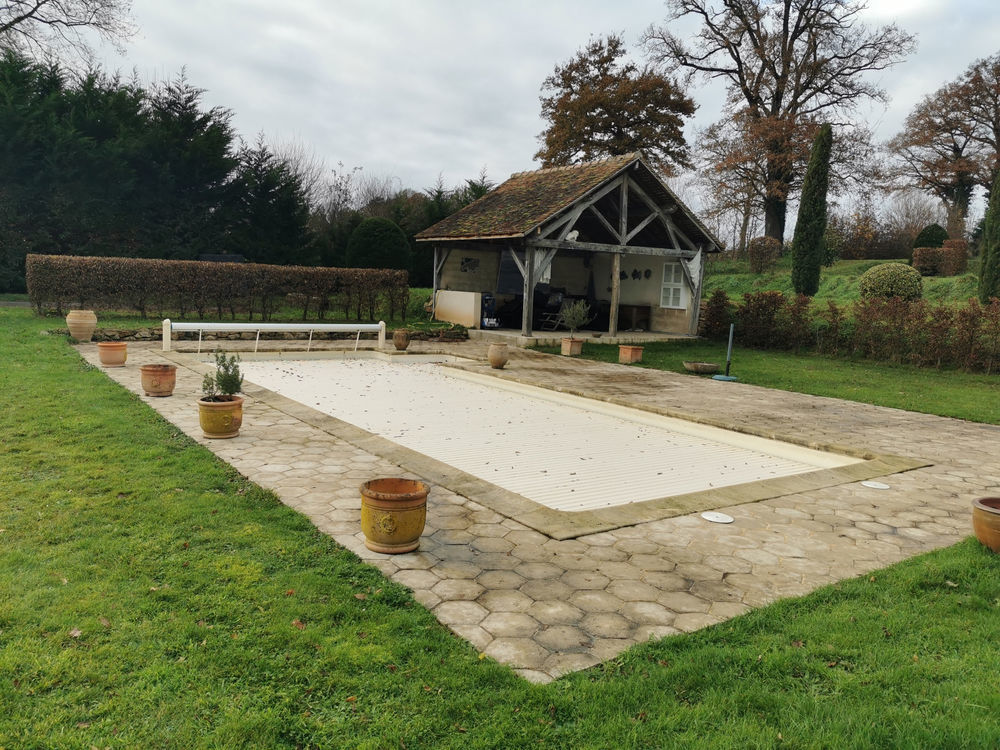 � vendre  Propri�t�/ch�teau La Ch�tre (36400)