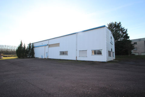 SOUGY SUR LOIRE, B&acirc;timent &agrave; usage industriel 180000 58300 Sougy sur loire