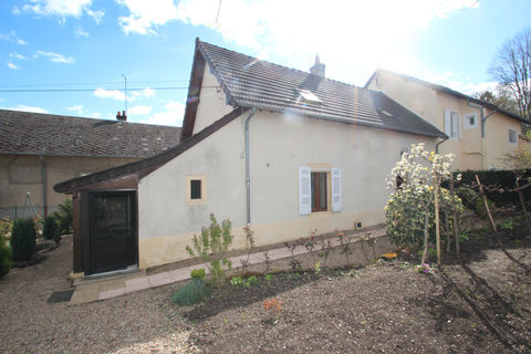   LA MACHINE, proche centre-ville maison ancienne 110 m2 habitables Maison - 6 pi�ce(s) - 110 m�