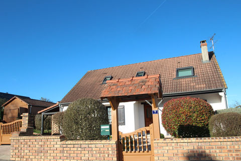   SUR l'AXE DECIZE-NEVERS, beau pavillon en excellent �tat g�n�ral Maison - 5 pi�ce(s) - 118 m�