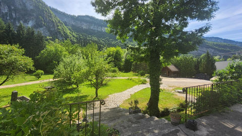   PROPRIETE A 40 MIN DE BARDONNEX-6900 M2 DE TERRAIN Propri�t�/ch�teau - 7 pi�ce(s) - 297 m�