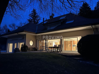  Propri�t�/ch�teau � vendre 6 pi�ces 274 m�