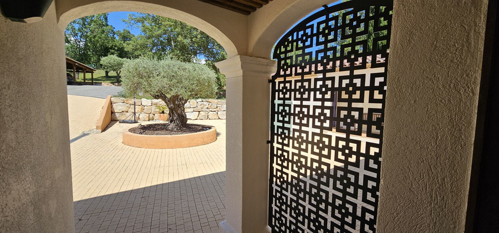 � vendre  Propri�t�/ch�teau Bagnols-en-For�t (83600)