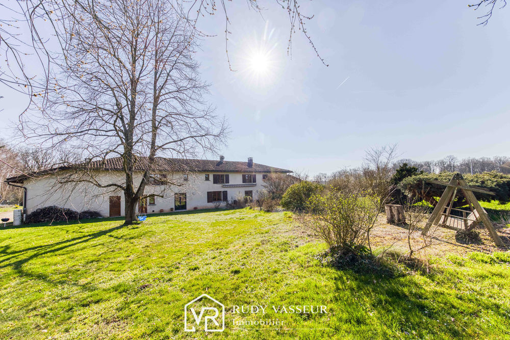 � vendre  Propri�t�/ch�teau Servas (01960)