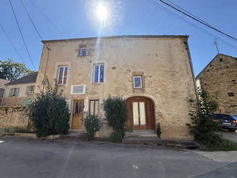   Au pied de V�zelay, une maison � fort potentiel entre, patrimoine et s�r�nit� Maison - 4 pi�ce(s) - 145 m�