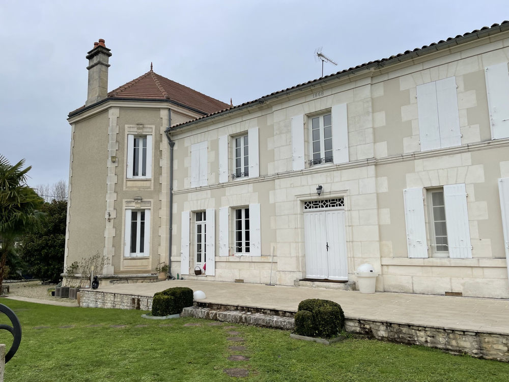 � vendre  Propri�t�/ch�teau Saint-Brice (16100)