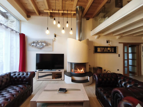   Maison en pierre chambres d'hotes avec piscine et spa Maison - 9 pi�ce(s) - 270 m�