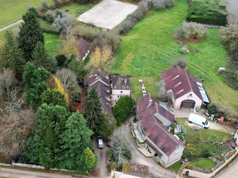   Proche V�zelay domaine de caract�re Propri�t�/ch�teau - 15 + pi�ce(s) - 460 m�