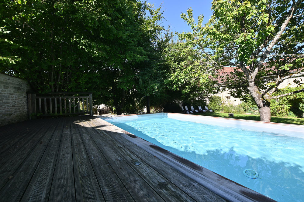 � vendre  Propri�t�/ch�teau Noyers (89310)