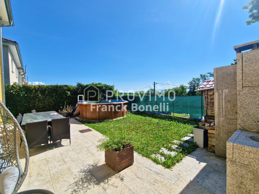 � vendre  Maison P�ron (01630)