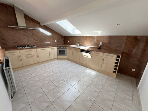   Chuzelles : immense maison � acheter Maison - 7 pi�ce(s) - 172 m�