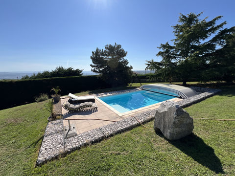   SUPERBE MAISON A VENDRE + PISCINE +GARAGE Maison - 7 pi�ce(s) - 210 m�