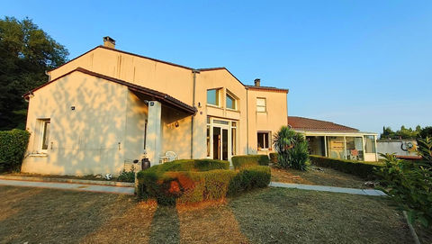   Belle maison familiale contemporaine   215 m2   Comps (33710) Maison - 6 pi�ce(s) - 215 m�