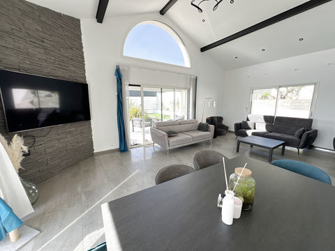   Maison moderne � vendre + piscine + sous-sol complet Maison - 6 pi�ce(s) - 157 m�