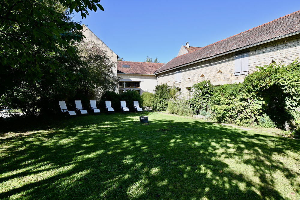 � vendre  Propri�t�/ch�teau Noyers (89310)