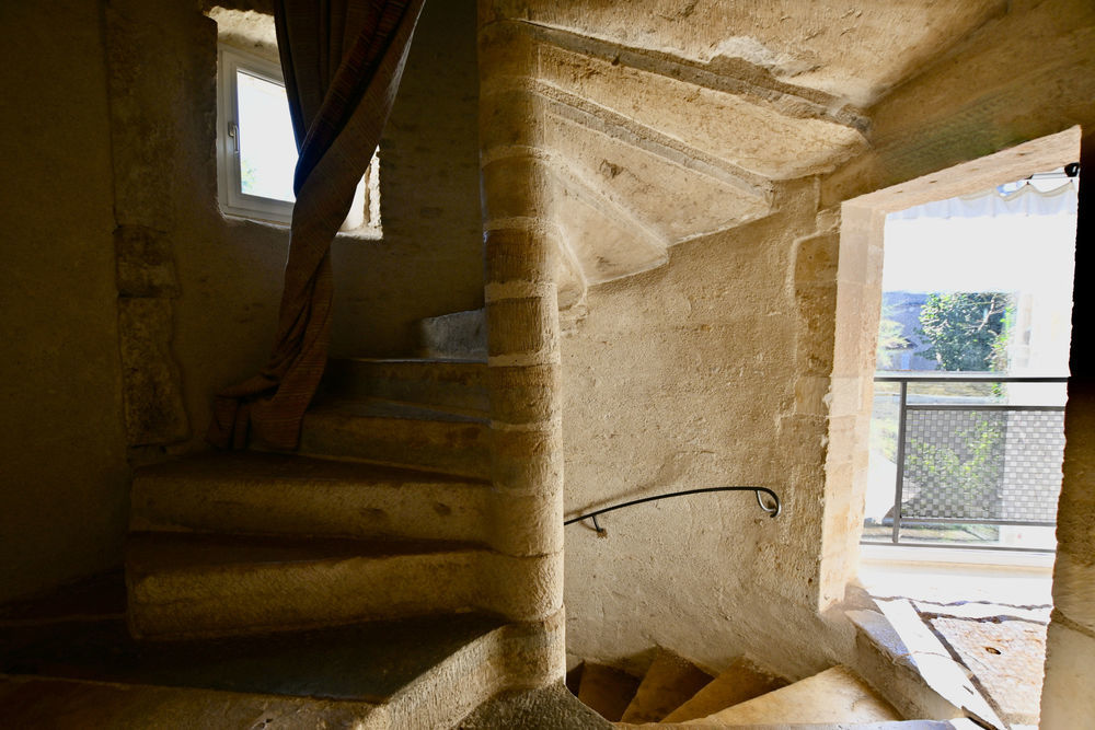 � vendre  Propri�t�/ch�teau Noyers (89310)