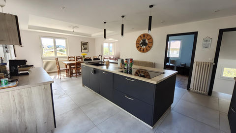   Belle maison familiale � Montr�al-la-Cluse Maison - 6 pi�ce(s) - 165 m�