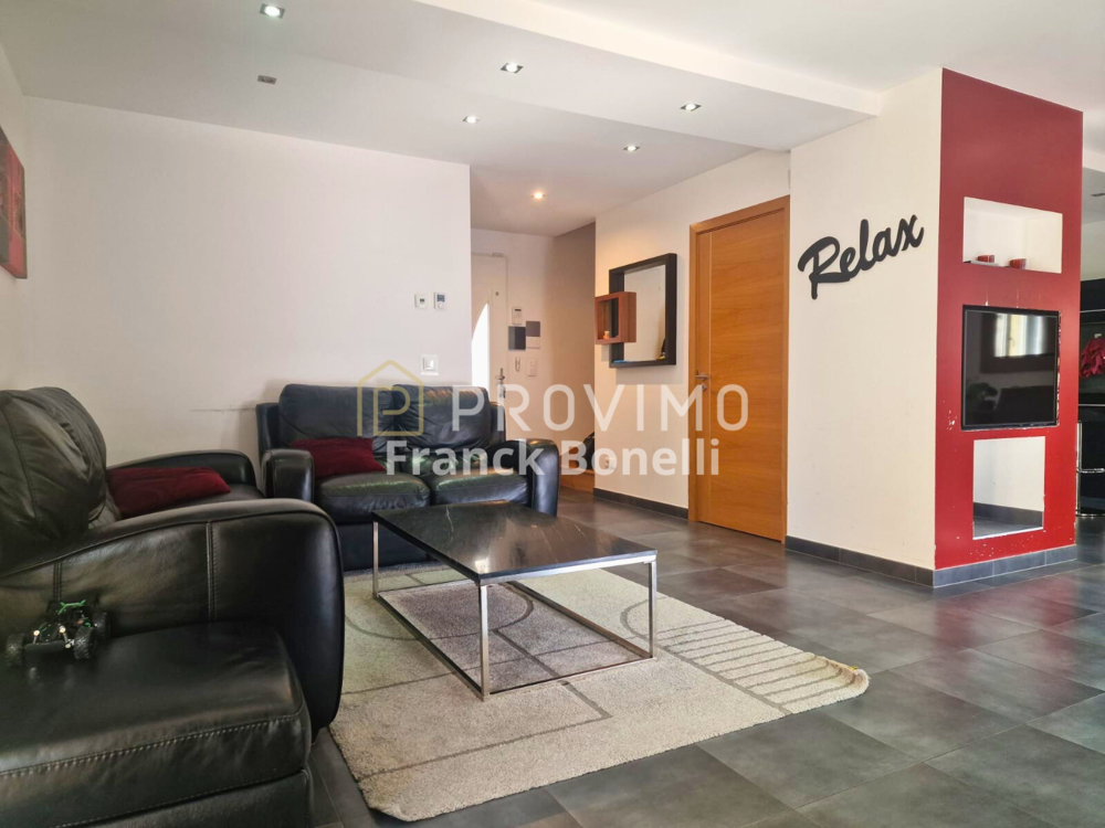 � vendre  Maison P�ron (01630)