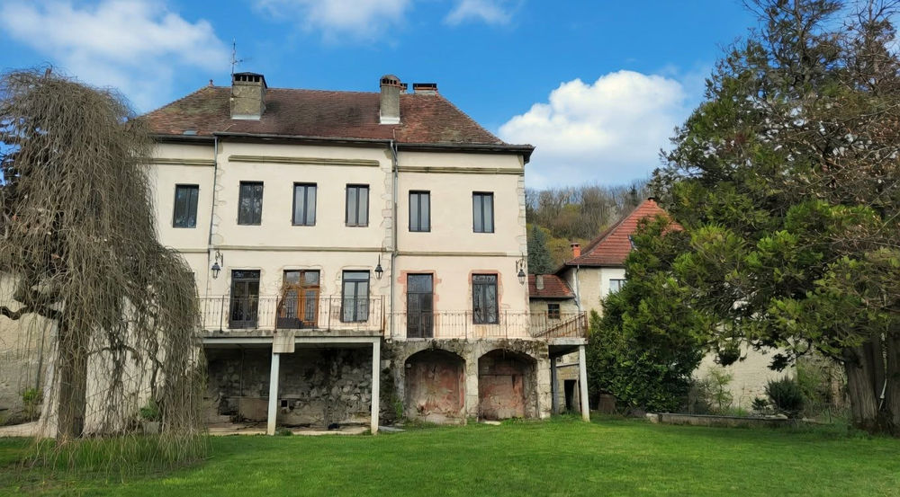 � vendre  Maison Valserh�ne (01200)