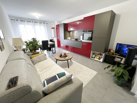   Appartement T3 + balcon + parkings privatifs Appartement - 3 pi�ce(s) - 60 m�