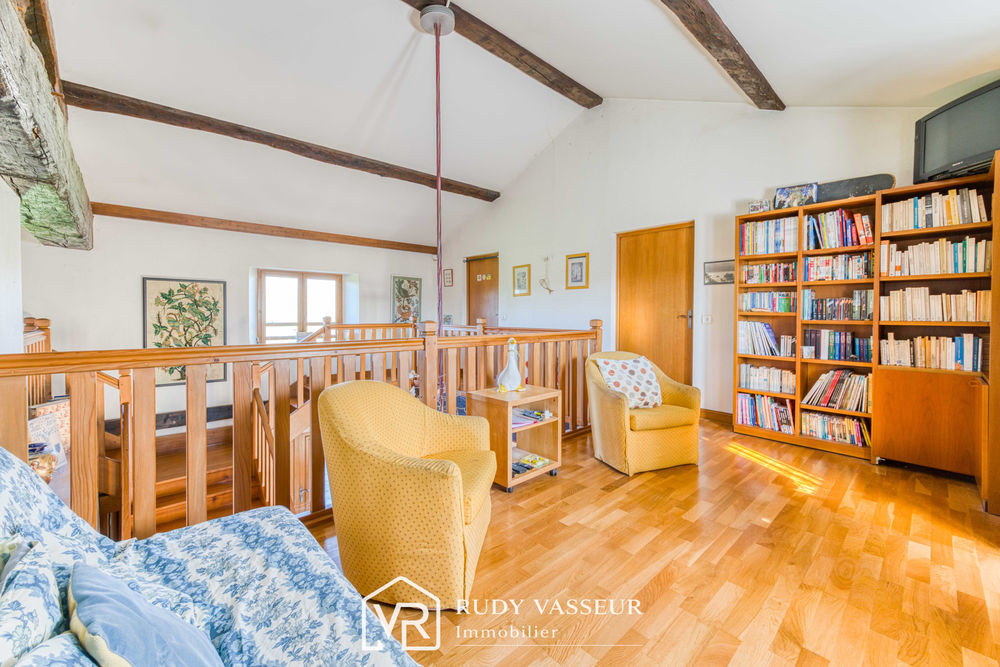 � vendre  Propri�t�/ch�teau Servas (01960)