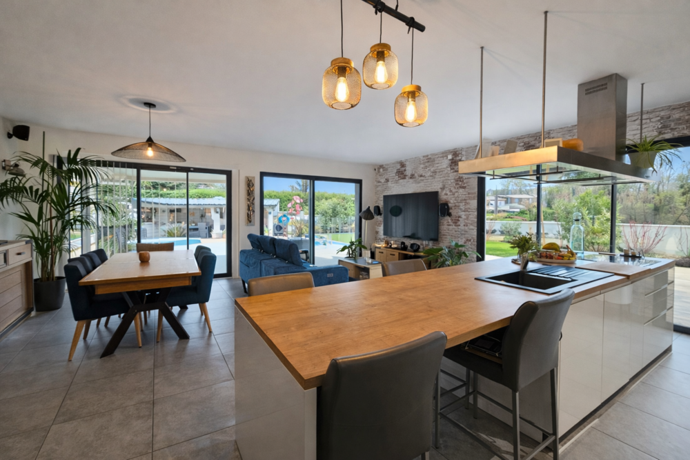 � vendre  Maison Beausemblant (26240)