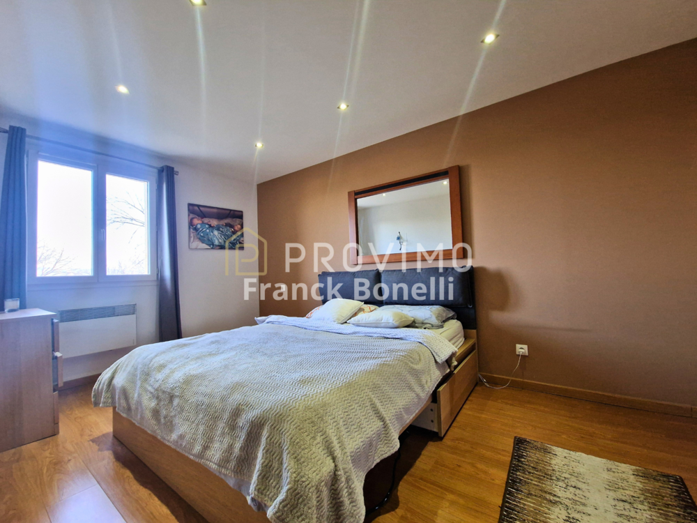 � vendre  Maison P�ron (01630)