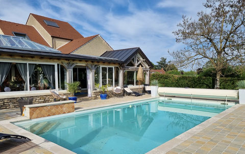   Propri�t� contemporaine avec parc, piscine � 1h30 de Paris. Maison - 10 pi�ce(s) - 337 m�