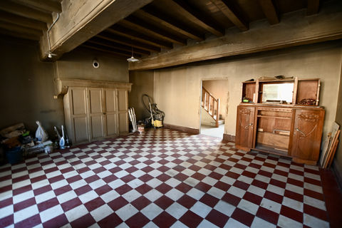   Maison � r�nover avec fort potentiel au pied de V�zelay Maison - 4 pi�ce(s) - 72 m�