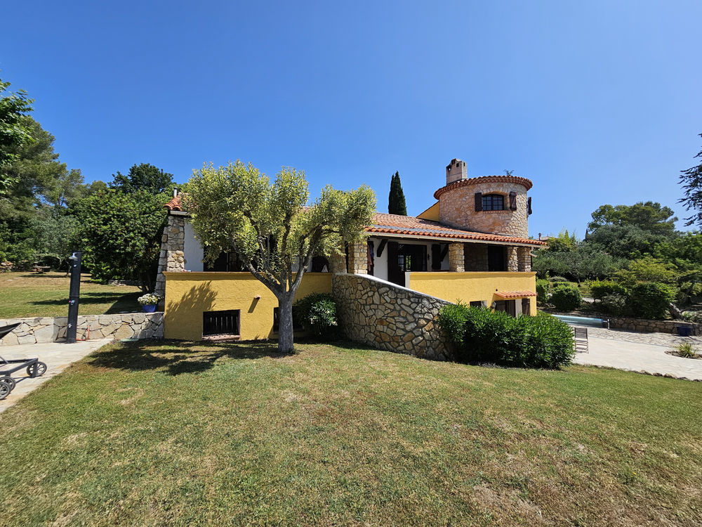 � vendre  Maison Bagnols-en-For�t (83600)