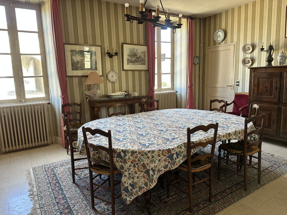 � vendre  Maison Saint-Romain-de-Benet (17600)