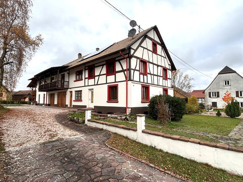   Maison typique de 1945, 232 m2 sur deux �tages, 10 pi�ces, 7 chambres sur 7.72 ares de terrain. Maison - 10 pi�ce(s) - 232 m�