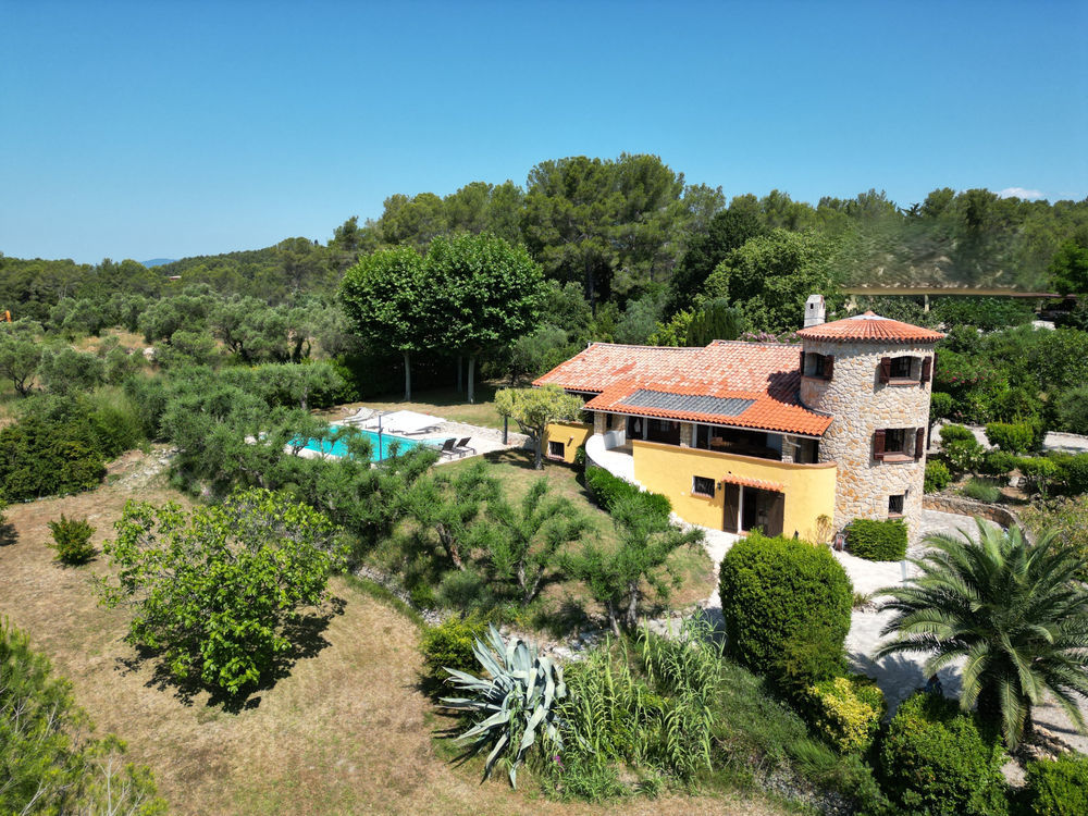 � vendre  Maison Bagnols-en-For�t (83600)