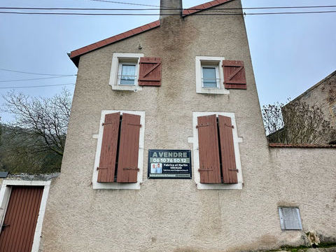   Maison individuelle de 212m2 sur un terrain de 7 ares avec jardin Maison - 8 pi�ce(s) - 212 m�