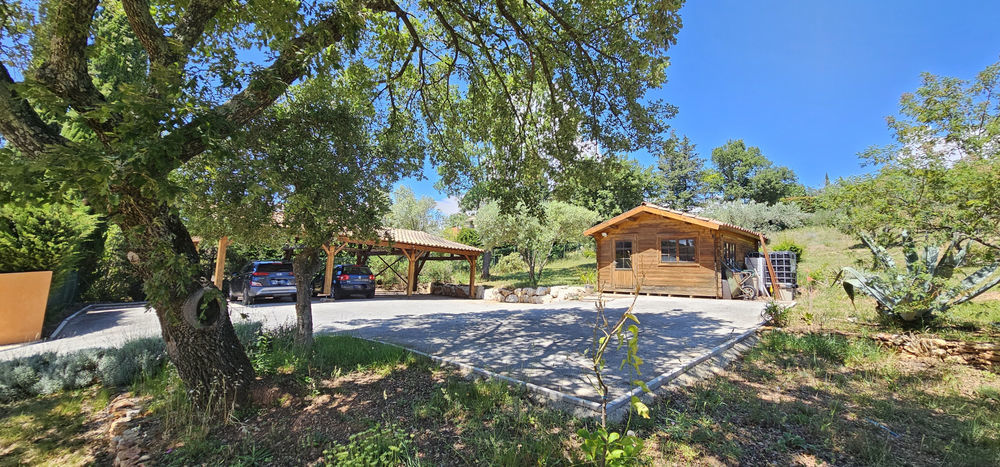 � vendre  Propri�t�/ch�teau Bagnols-en-For�t (83600)