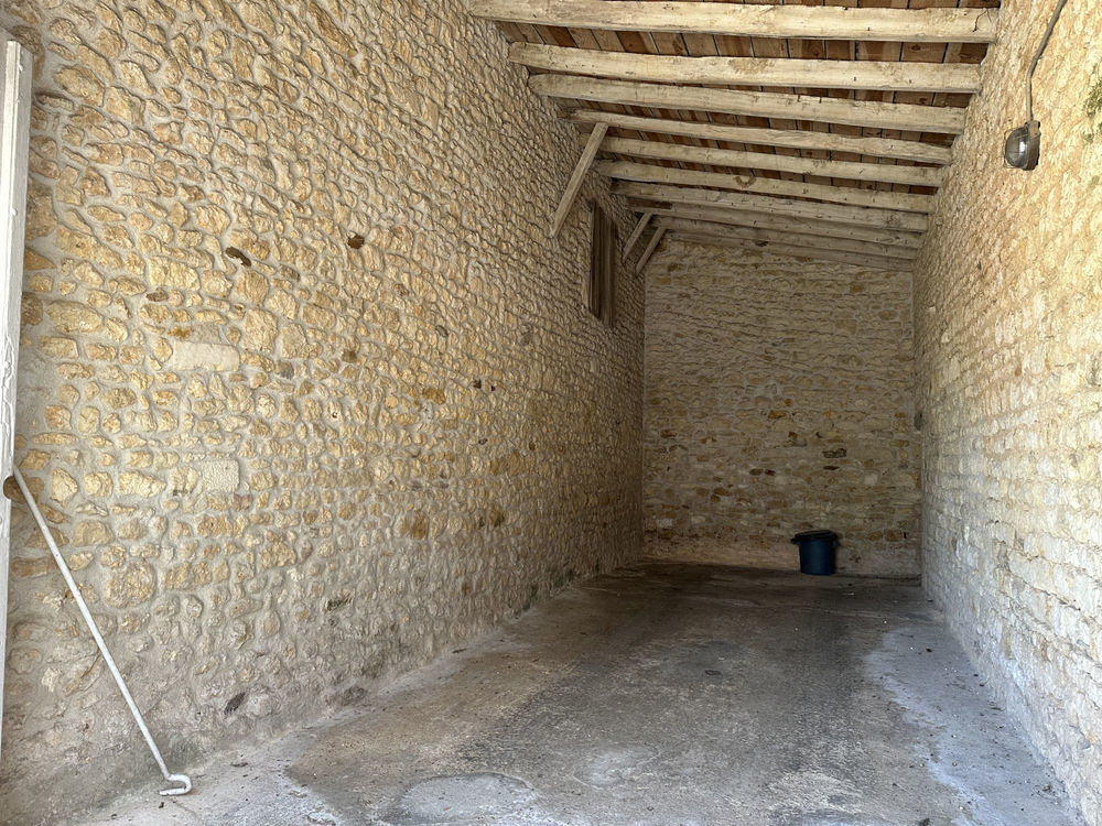 � vendre  Maison Saint-Romain-de-Benet (17600)