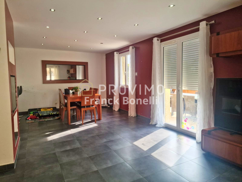 � vendre  Maison P�ron (01630)