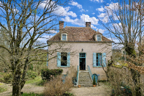   Ancien Pavillon de Chasse clos de Murs. Propri�t�/ch�teau - 4 pi�ce(s) - 110 m�