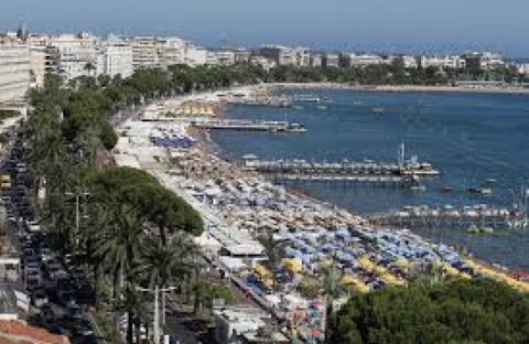 CANNES CENTRE PLAGE PRIV&Eacute;E VUE MER 200 COUVERTS 2800000 06400 Cannes