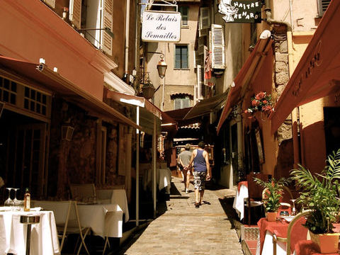 CANNES SUQUET RESTO 112000� 112000 06400 Cannes