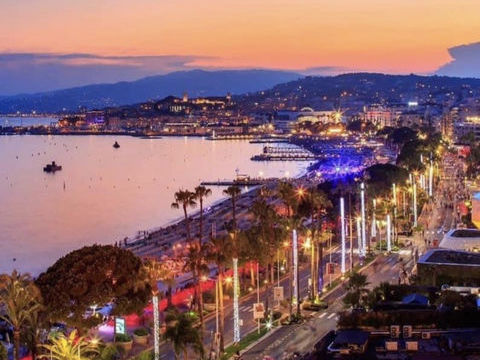 CANNES CENTRE LOCAL 70M2 EXTRACTION PROCHE CROISETTE ET PALAIS TERRASSE SUD 199999 06400 Cannes