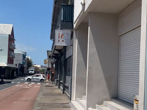 Local commercial 100M2 centre ville St Pierre 2300 97410 St pierre