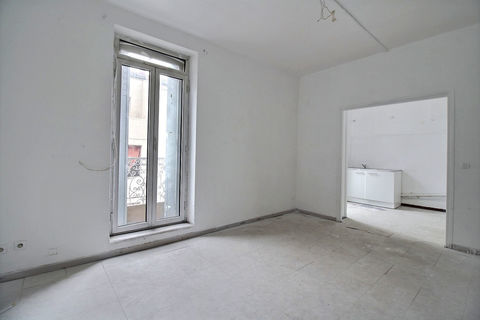   BEZIERS, centre ville, Appartement 3 pi�ces de 54m2 habitable avec cave. Appartement - 3 pi�ce(s) - 54 m�