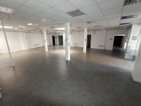 St JUNIEN : Vente Murs - COMMERCE / ACTIVIT&Eacute;S - 300m2 219200 87200 St junien