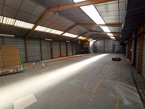 Location LIMOGES CENTRE - 250 m2 D&eacute;p&ocirc;t/Activit&eacute;s - R+1 1630 87000 Limoges